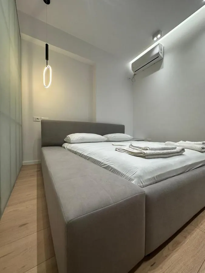 Britney'S Apartments Tirana
